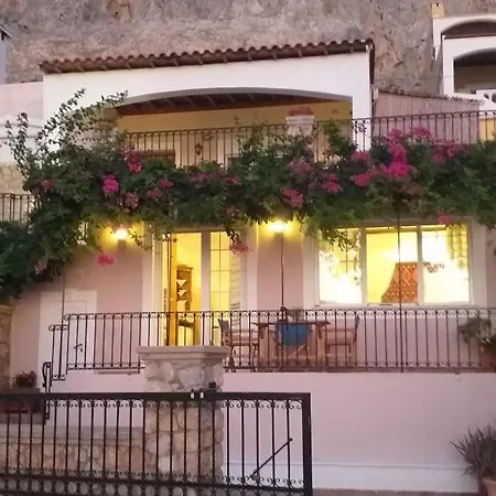 Evelinas Myrties
