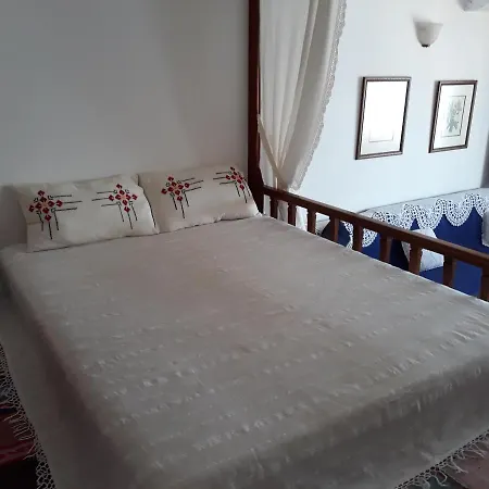 Evelinas Apartamento *