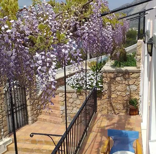 Evelinas Apartment *